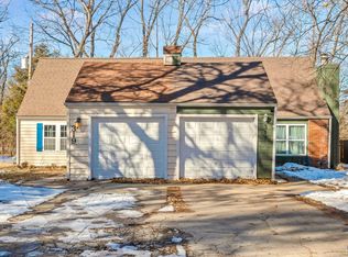 319 Northwood Ln, Lawrence, KS 66044