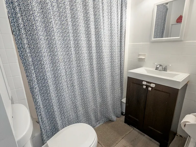 222 E Henry St #1 — Photo 7