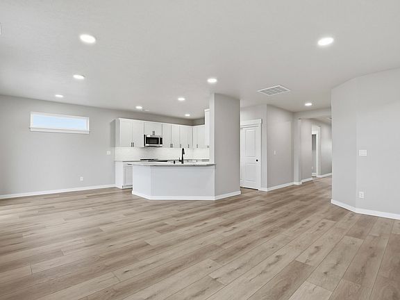 5th image of 2406 Annie Pl