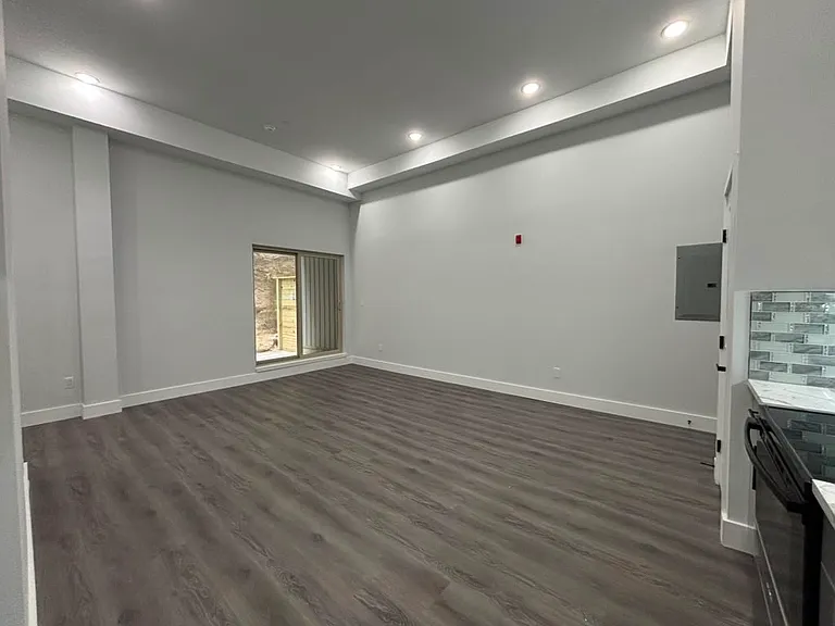 675 N 41st St #1 — Photo 3