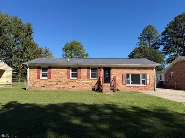 325 Harrison St, Franklin, VA 23851