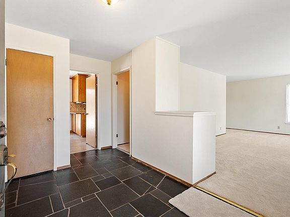 4th image of 10560 Chace Dr