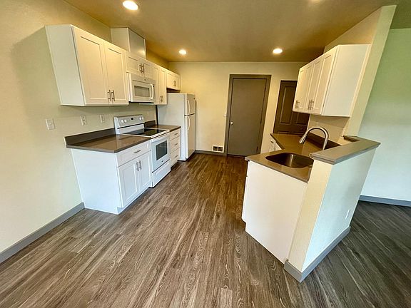 4th image of 3708 226th St E