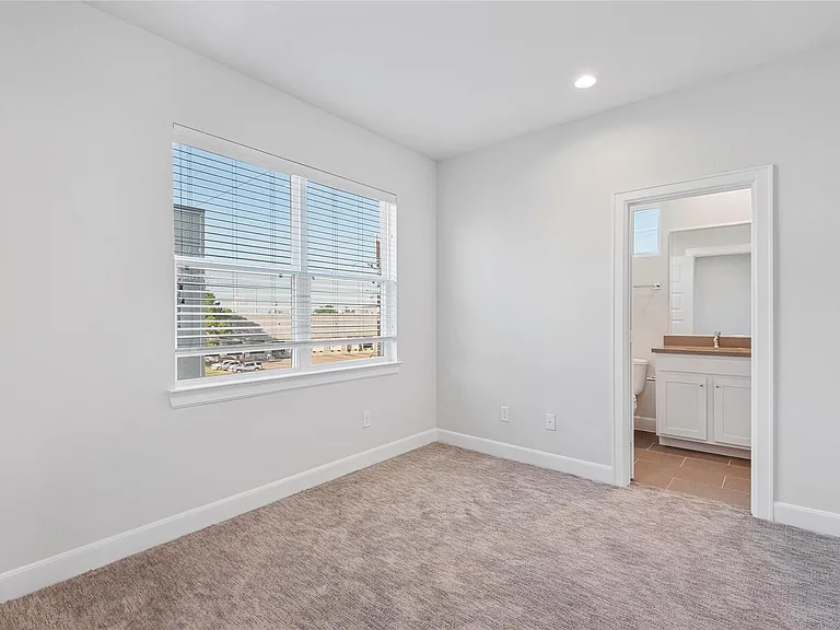 3004 Charline Ave — Photo 23