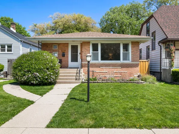 9427 S Trumbull Ave, Evergreen Park, IL 60805