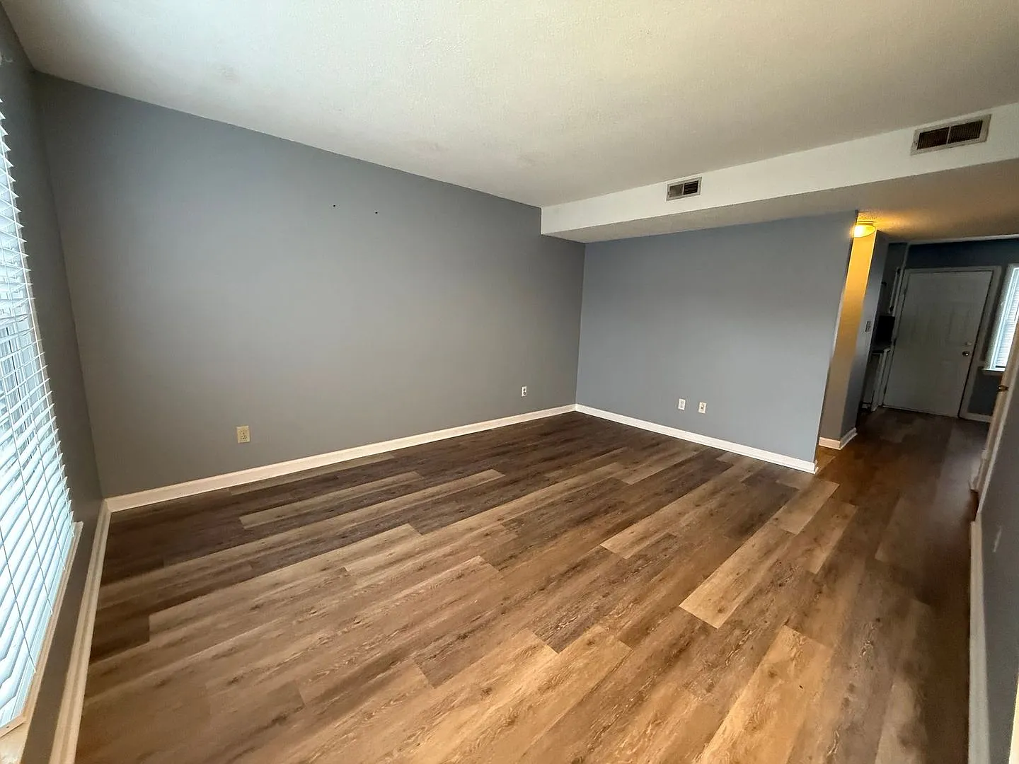 Nice 2 bedroom, 1.5 bath townhouse — Photo 4