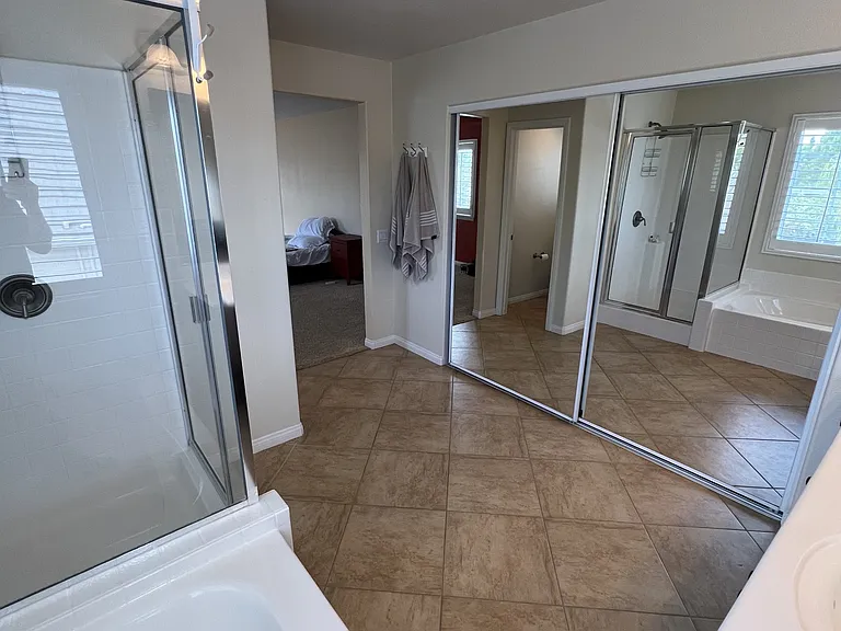 42251 Harwick Ln — Photo 32