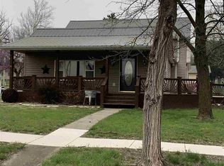 331 W 8th St, Alma, KS 66401