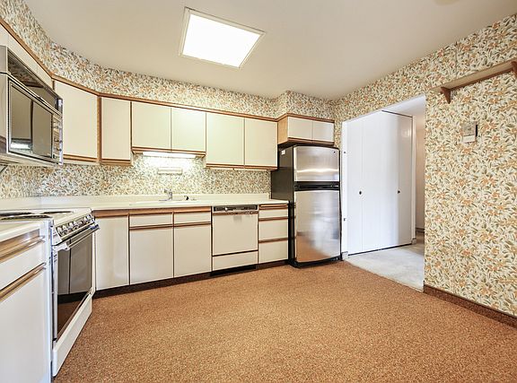4th image of 4221 Saratoga Ave APT 315A