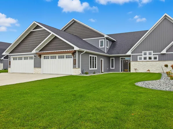 5820 31st St S, Fargo, ND 58104