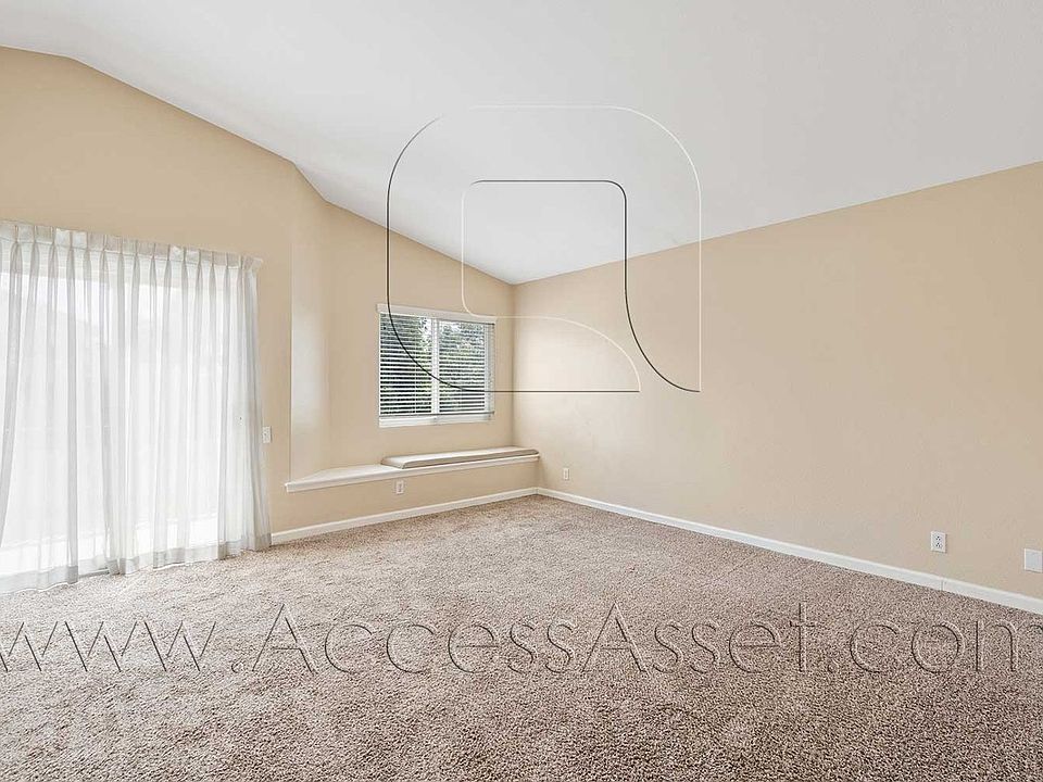 1st image of 32440 Beechwood Ln