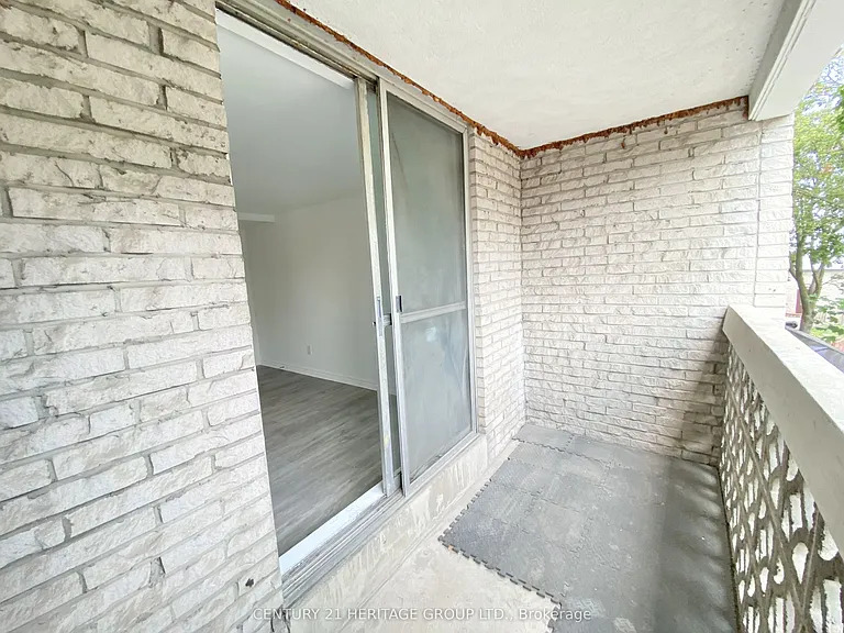 7555 Goreway Dr #5 — Photo 10