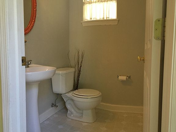5th image of 7808 Benton Ln