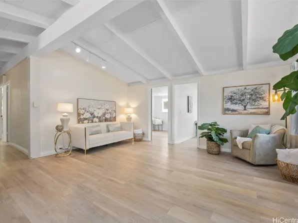 5631 Pia St, Honolulu, HI 96821
