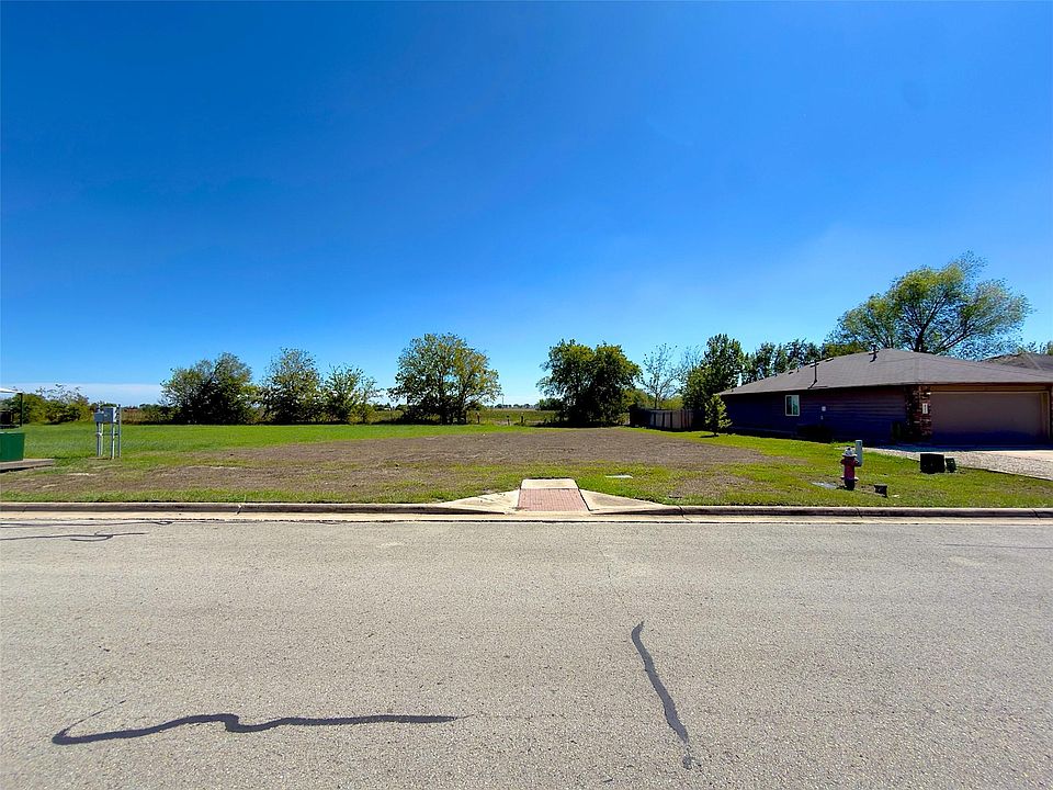 1st image of 434 Thunderstorm Ave