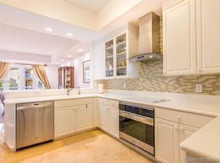 3178 NE 211th St, Aventura, FL 33180