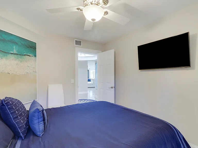 515 Bay Colony Dr N — Photo 33