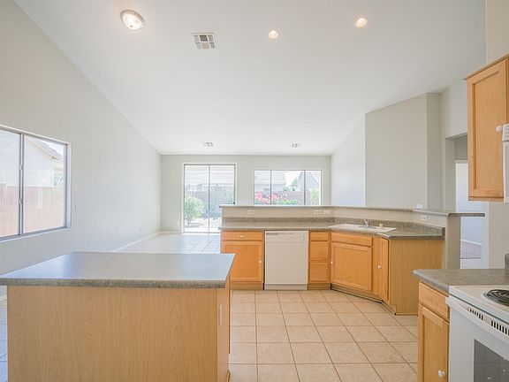 4th image of 13009 W Ash St