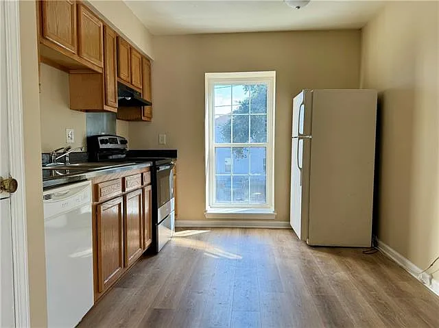 2 bed, 10.0 bath, 715 sqft, $1,100 — Photo 3