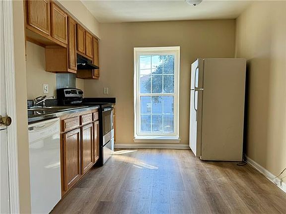 4th image of 4025 Sanford St #D