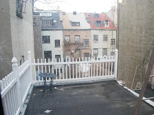 Sold by Sotheby's International Realty | media 9