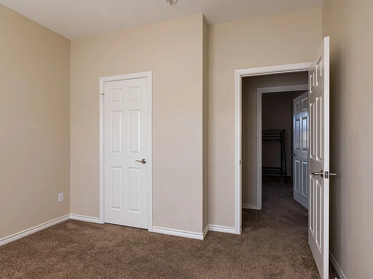 5509 Soledad Dr — Photo 14