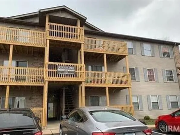 3200 E John Hinkle Pl, Bloomington, IN 47408