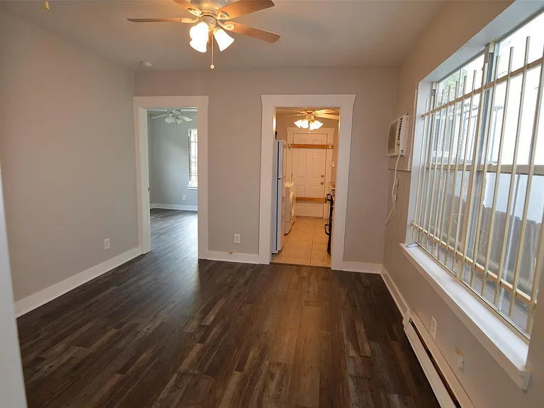 2712 Holman St #B — Photo 2