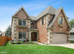 986 S Mitchell Ave, Elmhurst, IL 60126