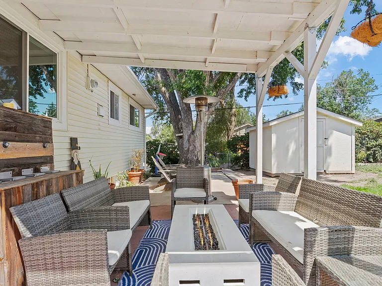2215 E San Miguel St — Photo 28