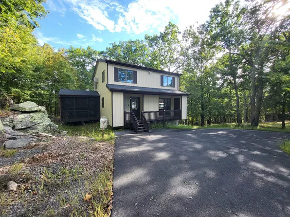 171 Cambridge Ct, Bushkill, PA 18324