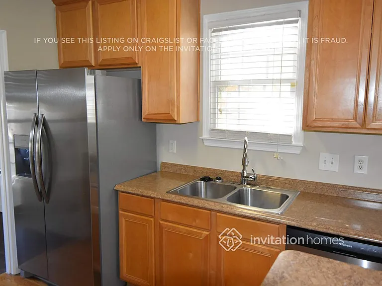 912 Siena Dr — Photo 5