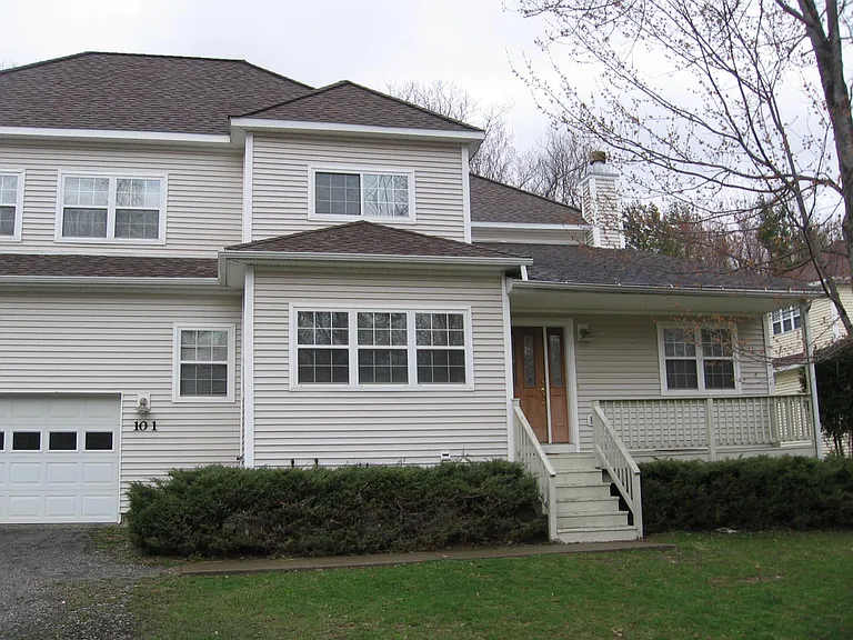 10 Sanctuary Dr #1 — Photo 1