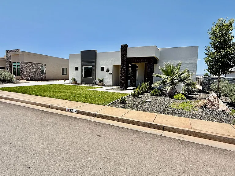 3714 S McKenzie Ln — Photo 1