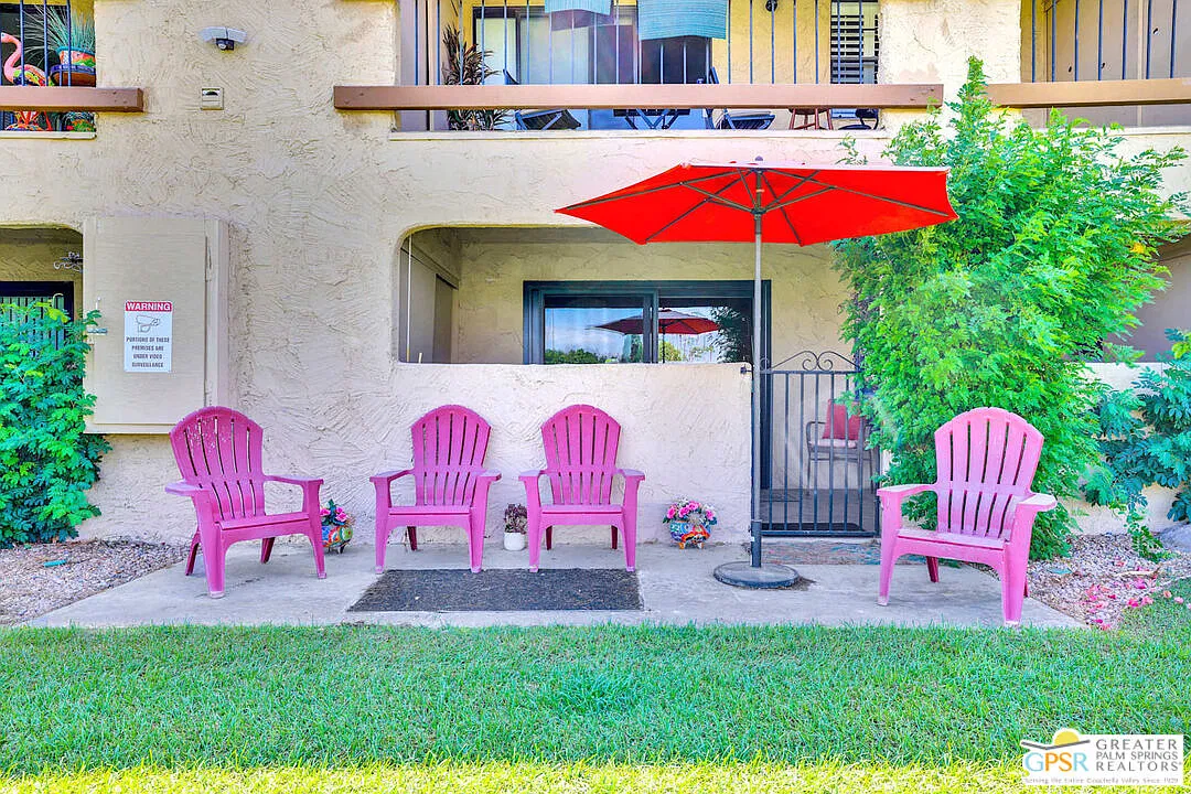 2 bed, 2.0 bath, 1300 sqft, $4,700 — Photo 1