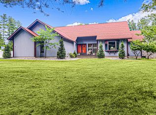 8 Stonebridge Rd, New Hartford, NY 13413