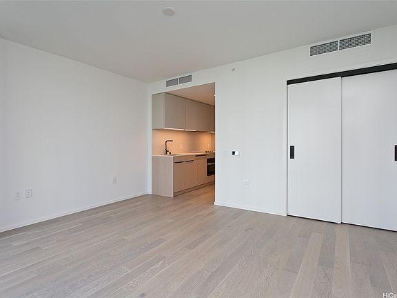 4th image of 333 Ward Ave #430