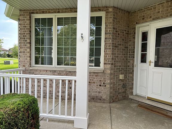 2nd image of 18130 Waterside Cir