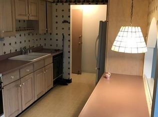 132 Harrogate Sq APT B, Amherst, NY 14221