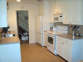 4th image of 3015 Bellmore Ave