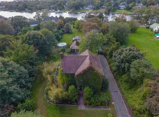 230 Secatogue Ln, West Islip, NY 11795