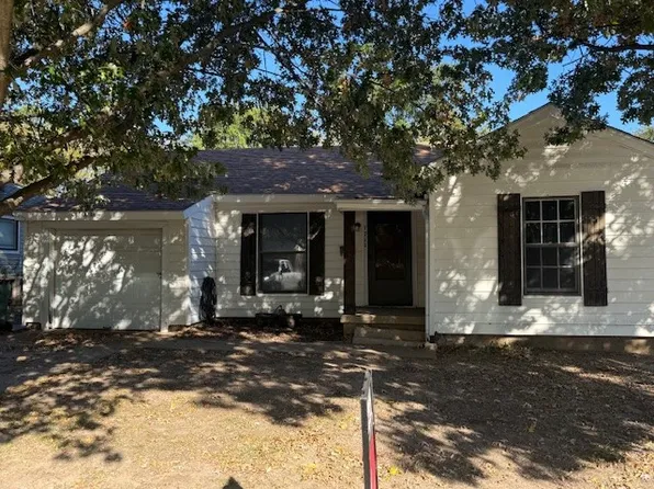 1711 N Ricketts St, Sherman, TX 75092