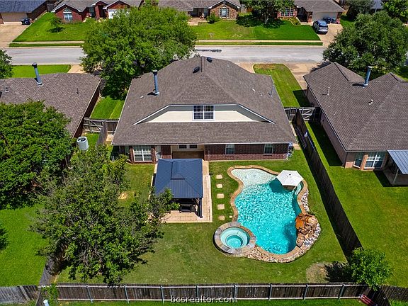 2nd image of 1306 Mullins Loop N