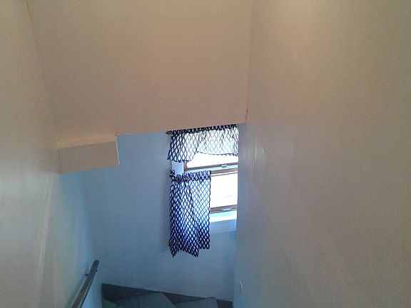 3rd image of 2407 N 15 1/2 St