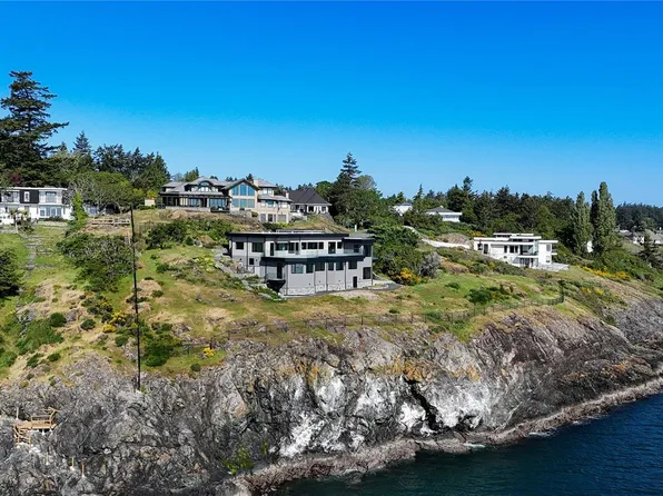 4351 Gordon Head Rd, Saanich, BC V8X 5J2