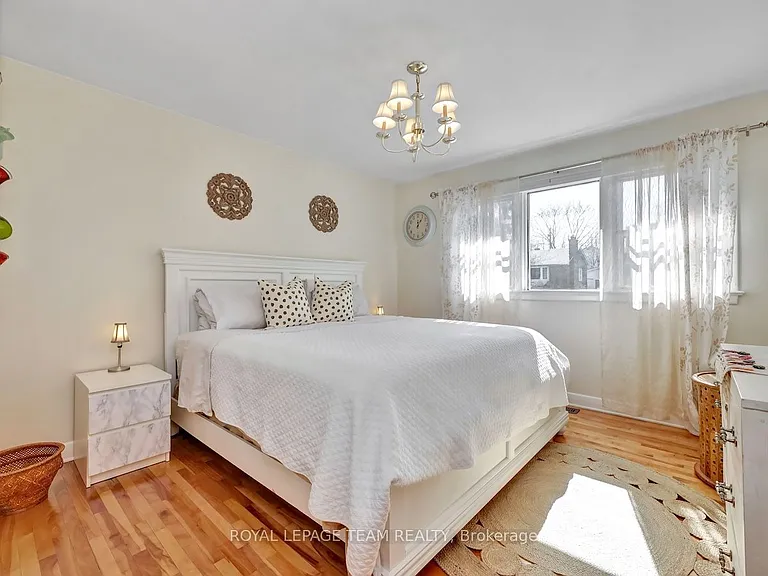 1233 Cheverton Ave — Photo 23