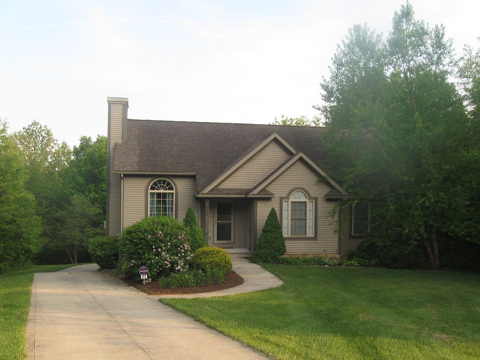 1st image of 662 Grand Valley Dr