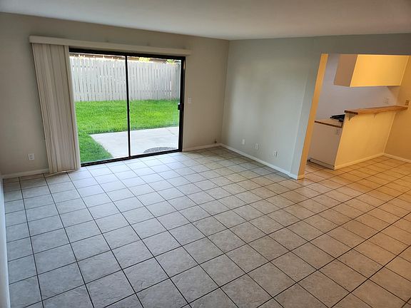 4th image of 1165 N Lyman Ave