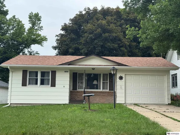 102 N Cedar Ave, Hartington, NE 68739