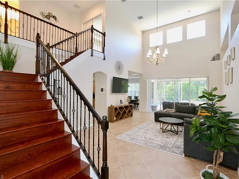 15578 Vallecas Ln — Photo 7